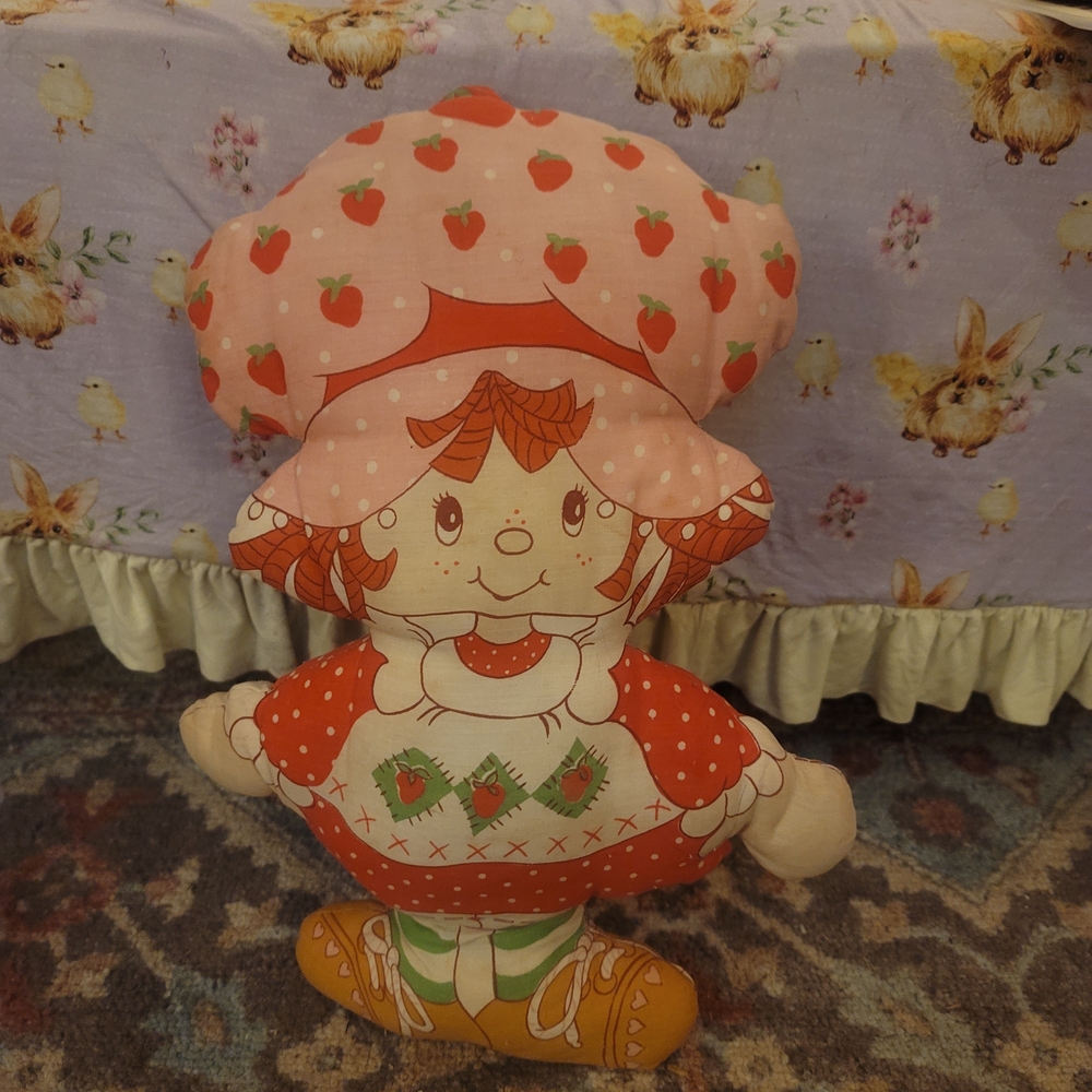 Strawberry Shortcake Vintage 80s Pillow Budfy 16in